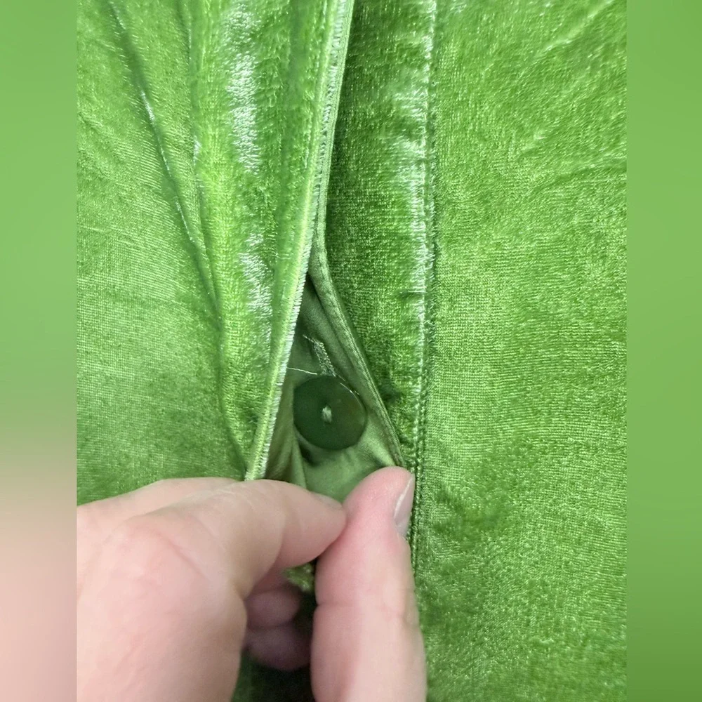 John Mark Lush Green Velvet Blouse - Picture 4 of 5